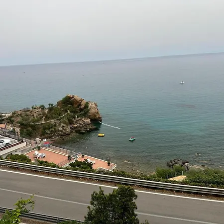 아파트 Costaous *